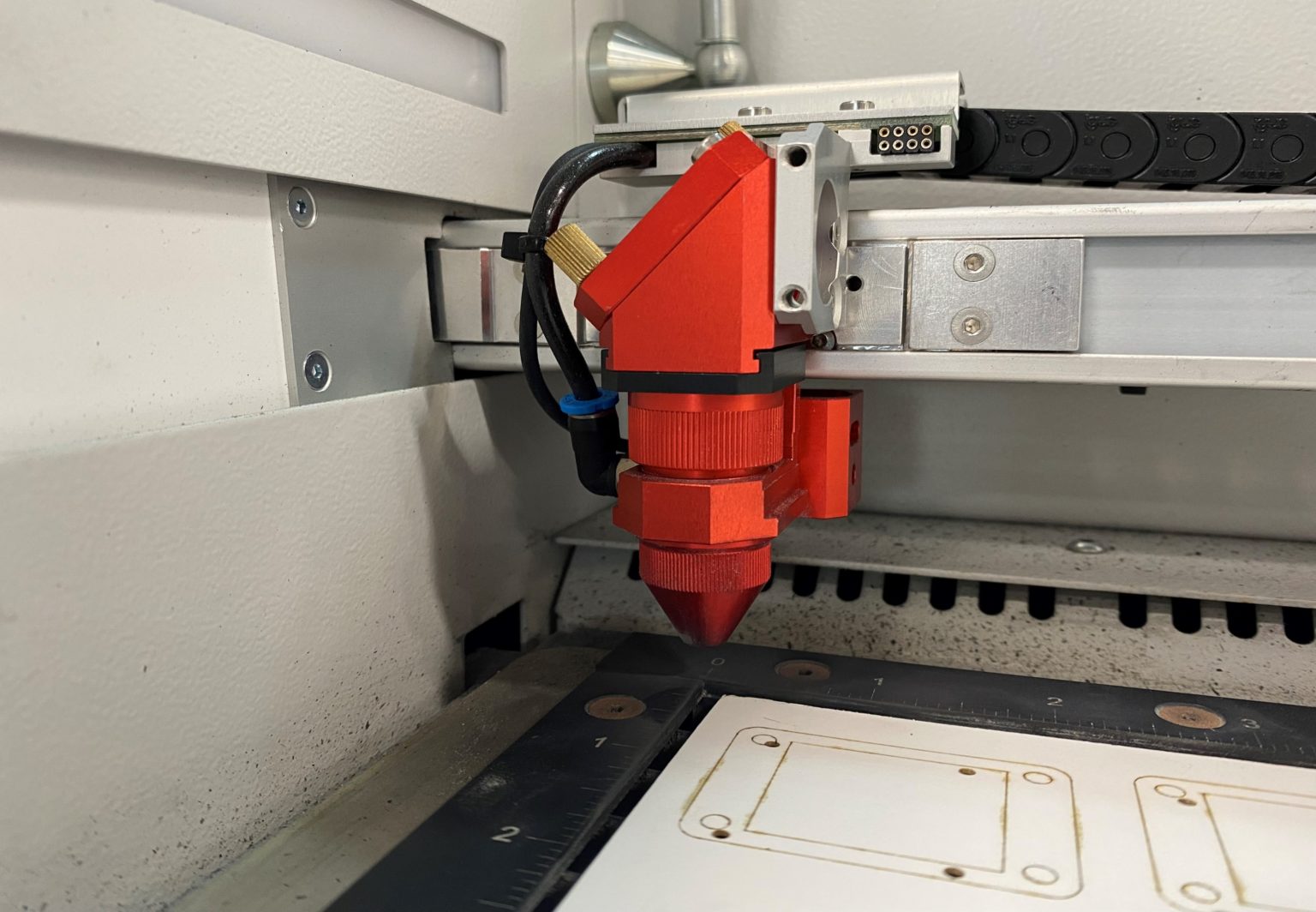 Cutting Methods DieLess Cutting Sealing Devices